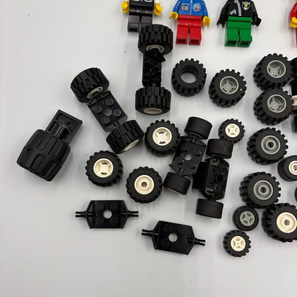 Lot 20 Lego Town Racing Minifigures Minifigs Town Space Tina Tires Tools Hats